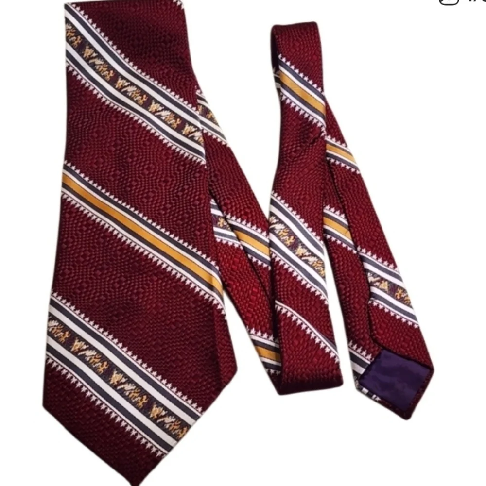 VINTAGE KAUFMANN'S MEN'S TIE BURGUNDY STRIPED MADE IN USA